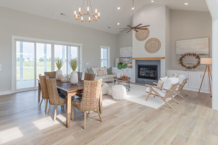 Regency Circle living and dining area